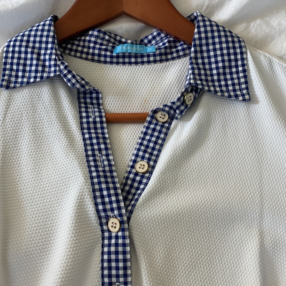 JMclauglin Woman Court polo long sleeve. White picay with gingham collar.